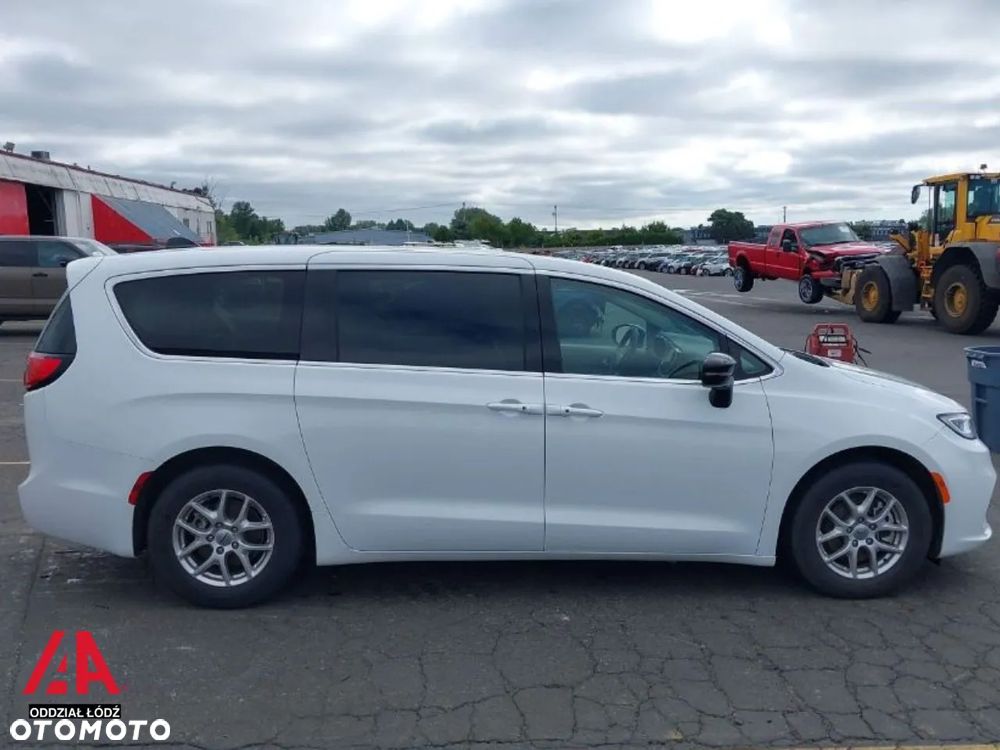 Chrysler Pacifica - 14