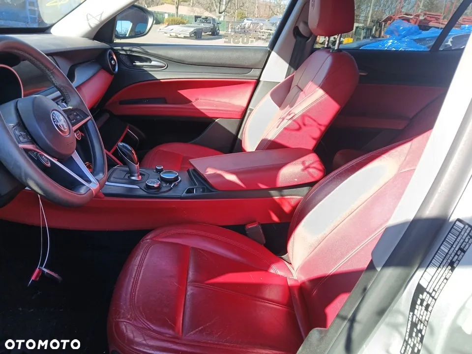 Alfa Romeo Stelvio - 18