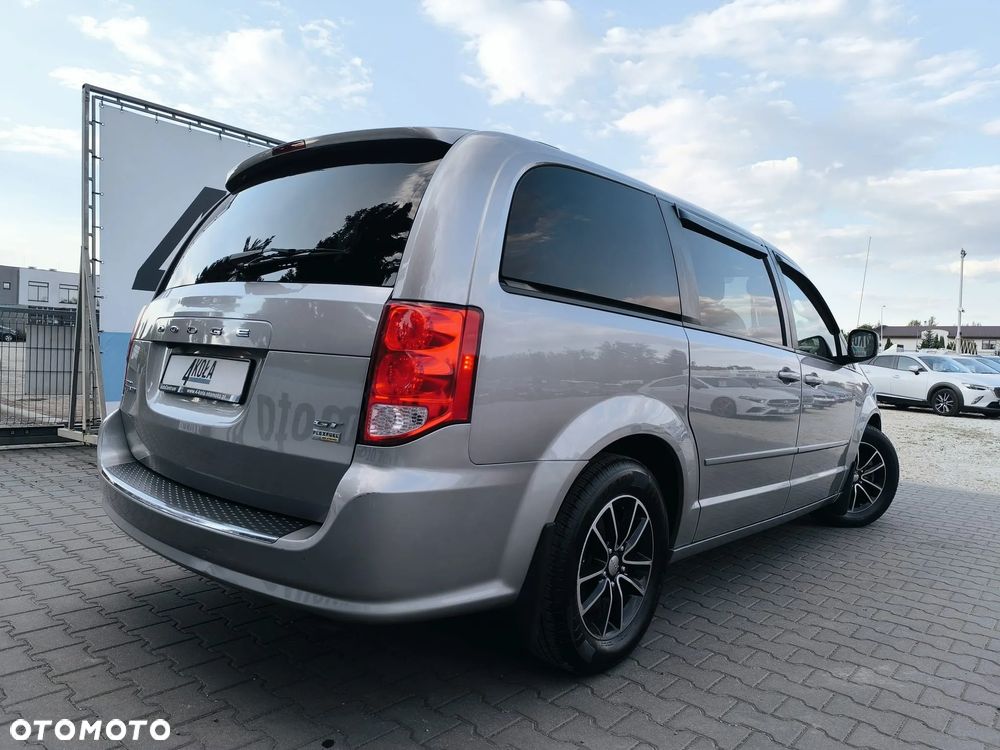 Dodge Grand Caravan 3.6 Express - 4