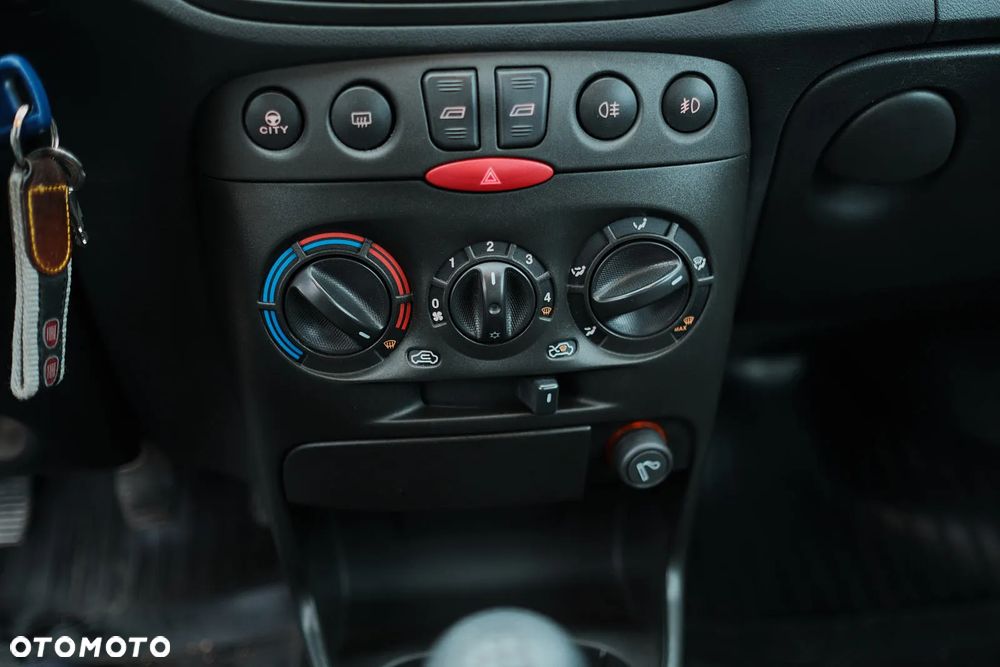 Fiat Punto 1.2 8V Active - 17