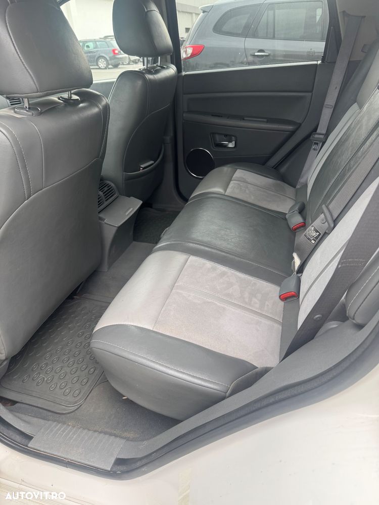 Jeep Grand Cherokee - 13