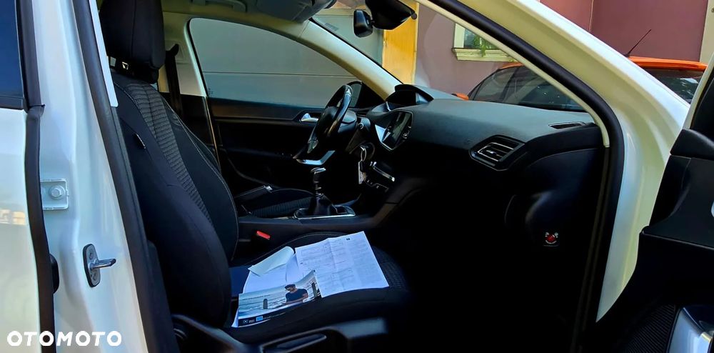 Peugeot 308 BlueHDi 130 Allure Pack - 15