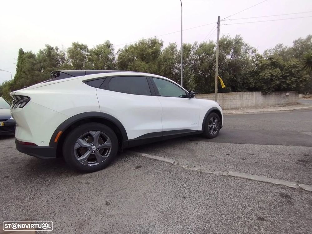 Ford Mustang Mach-E - 10