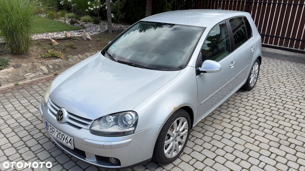 Volkswagen Golf 2.0 FSI Sportline - 2