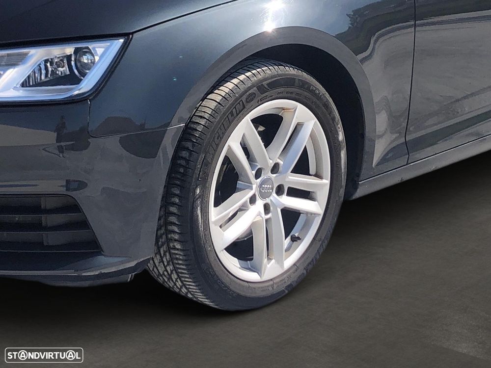 Audi A4 2.0 TDI Design S tronic - 6