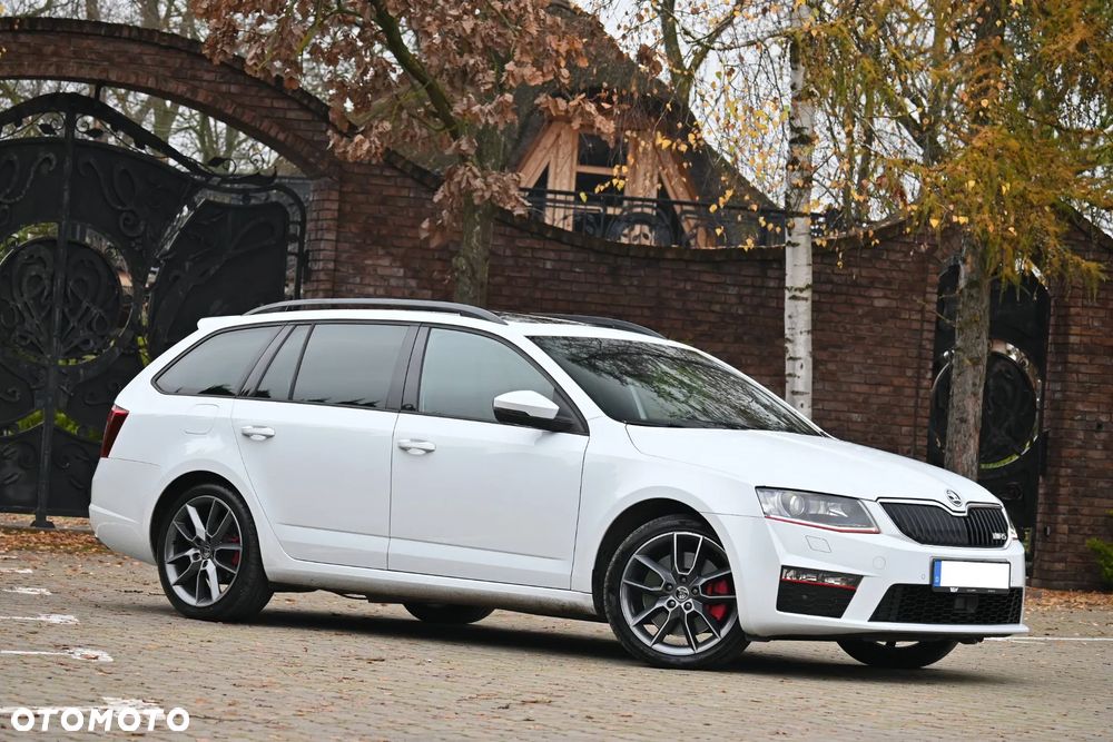 Skoda Octavia Combi 2.0 TDI DSG RS - 10