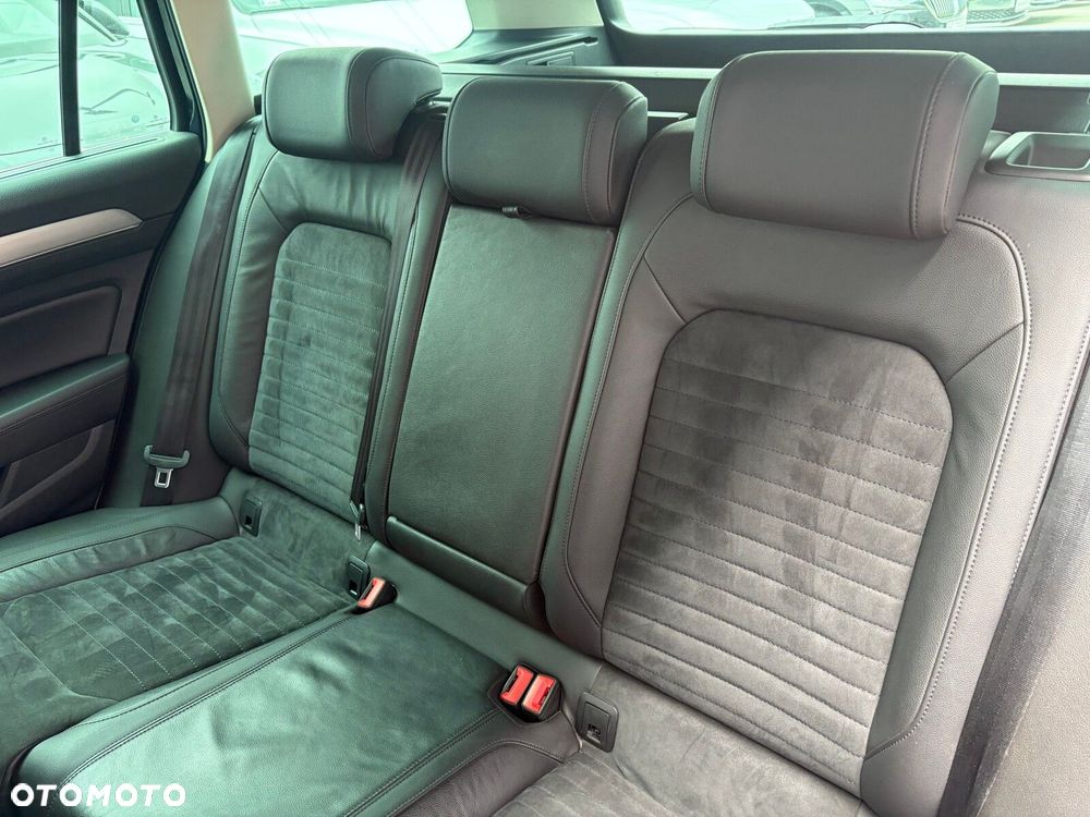 Volkswagen Passat - 14