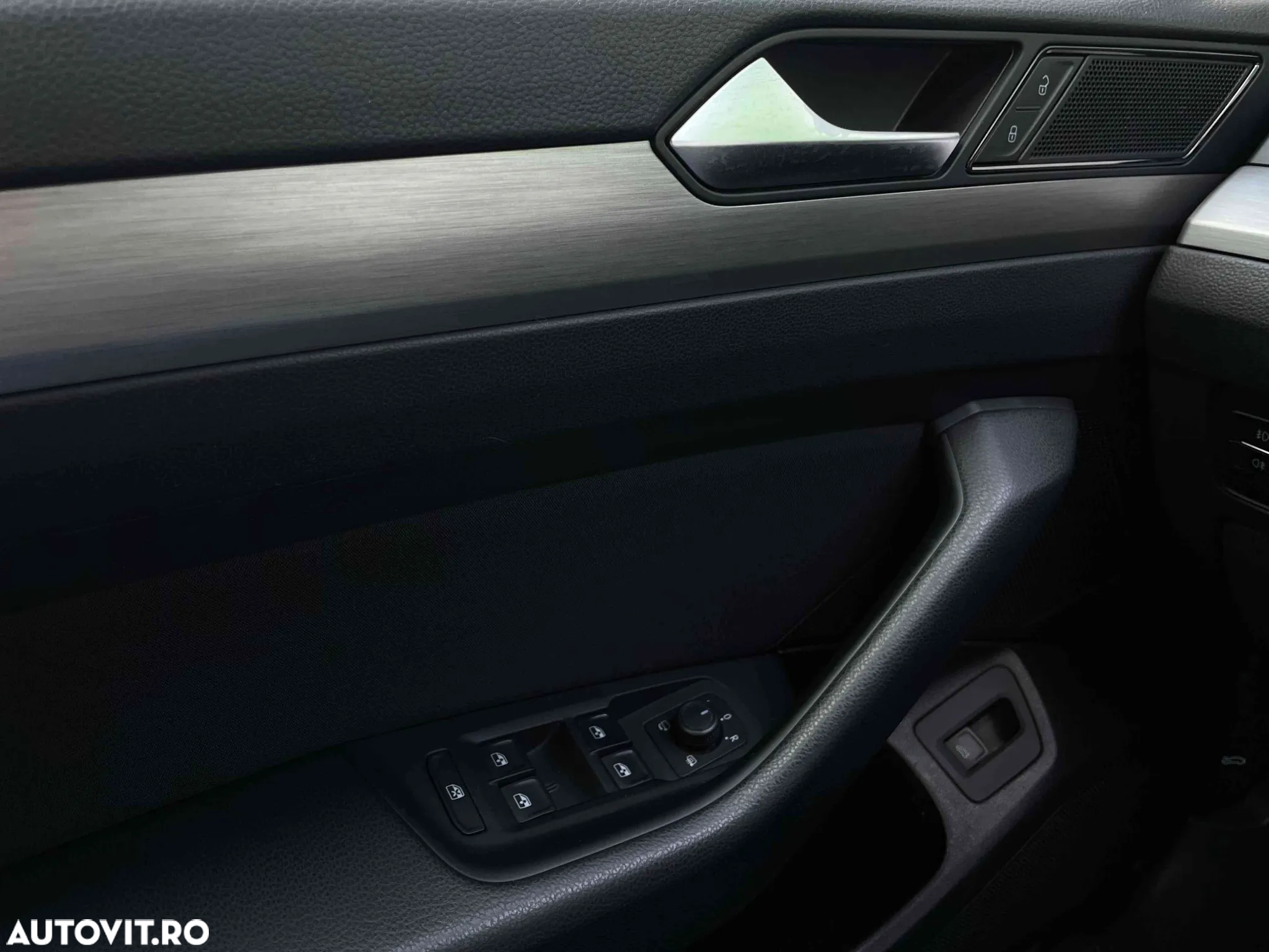 Volkswagen Passat - 11
