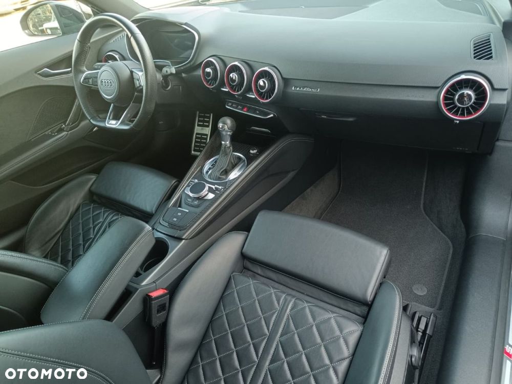 Audi TT S Coupé - 26