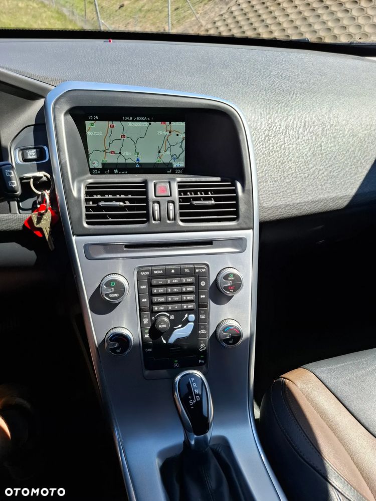 Volvo XC 60 D4 AWD Summum - 12