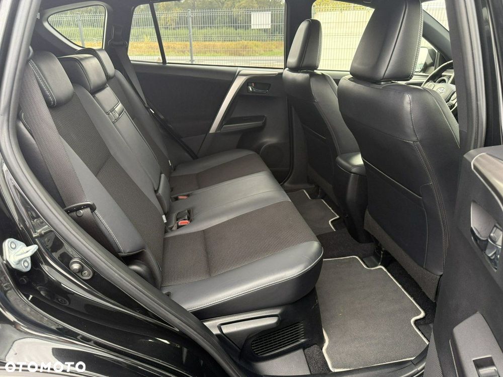 Toyota RAV4 Hybrid Premium 4x2 - 13