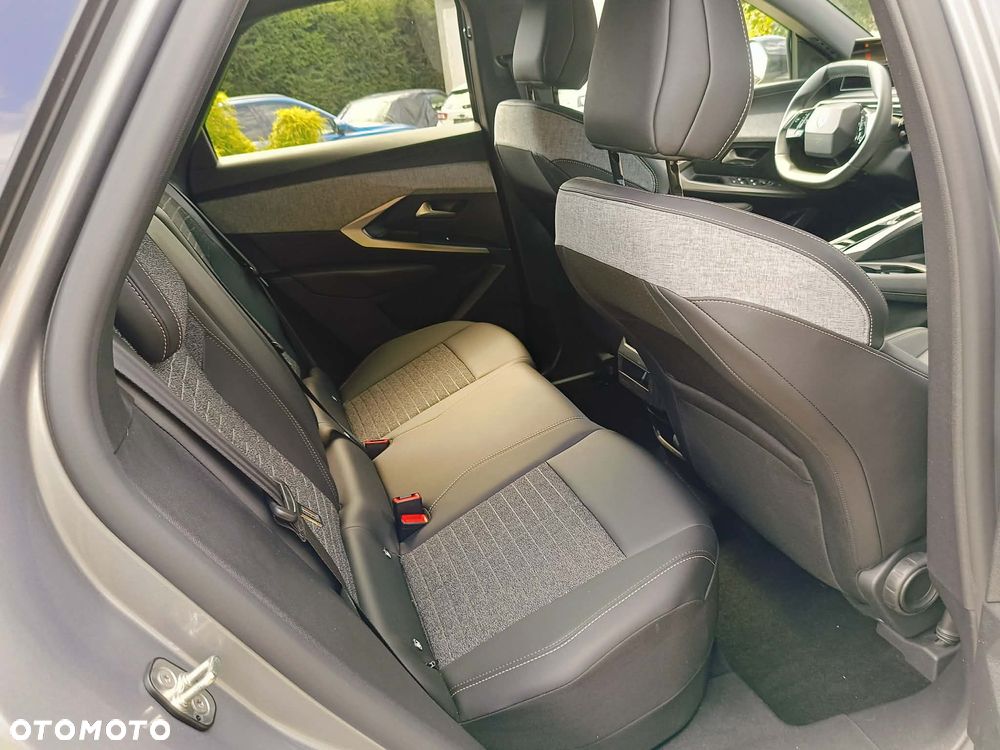 Peugeot 3008 Hybrid 145 e-DSC6 Allure Business - 32