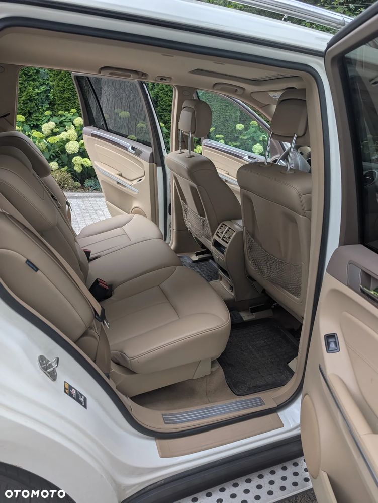 Mercedes-Benz GL - 13