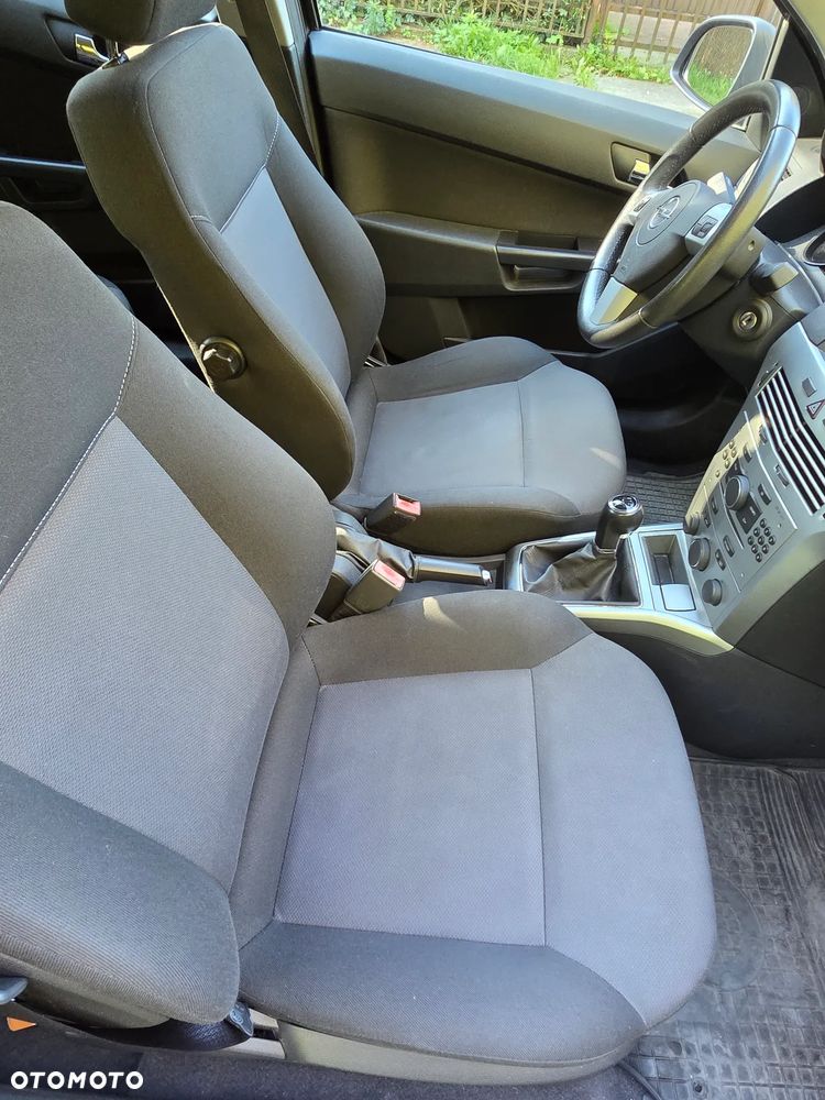 Opel Astra 1.6 Enjoy - 13