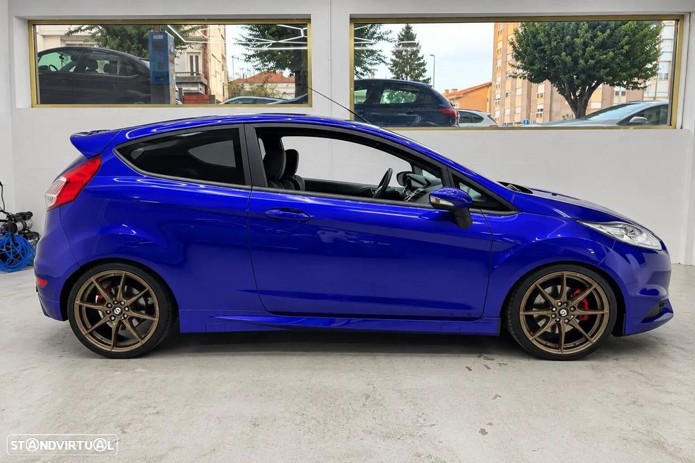 Ford Fiesta 1.6 EcoBoost c/ Pack Pele Desportiva ST - 6