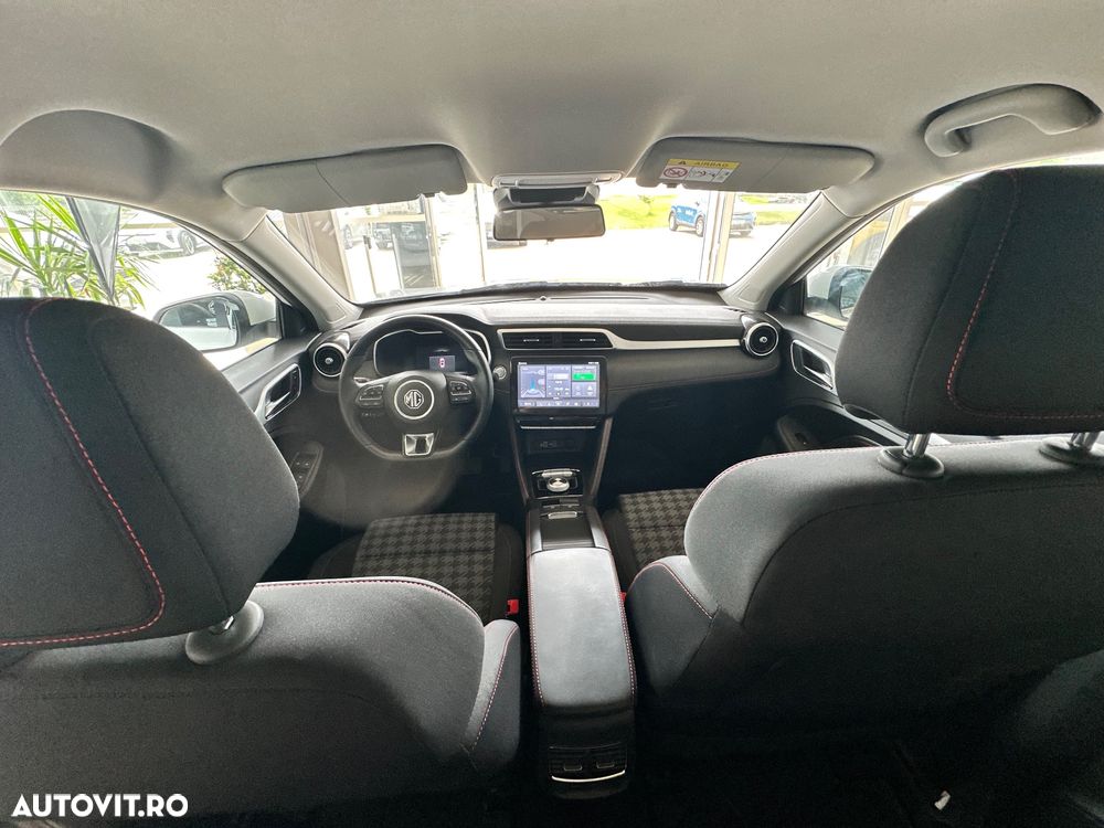 MG ZS EV - 10