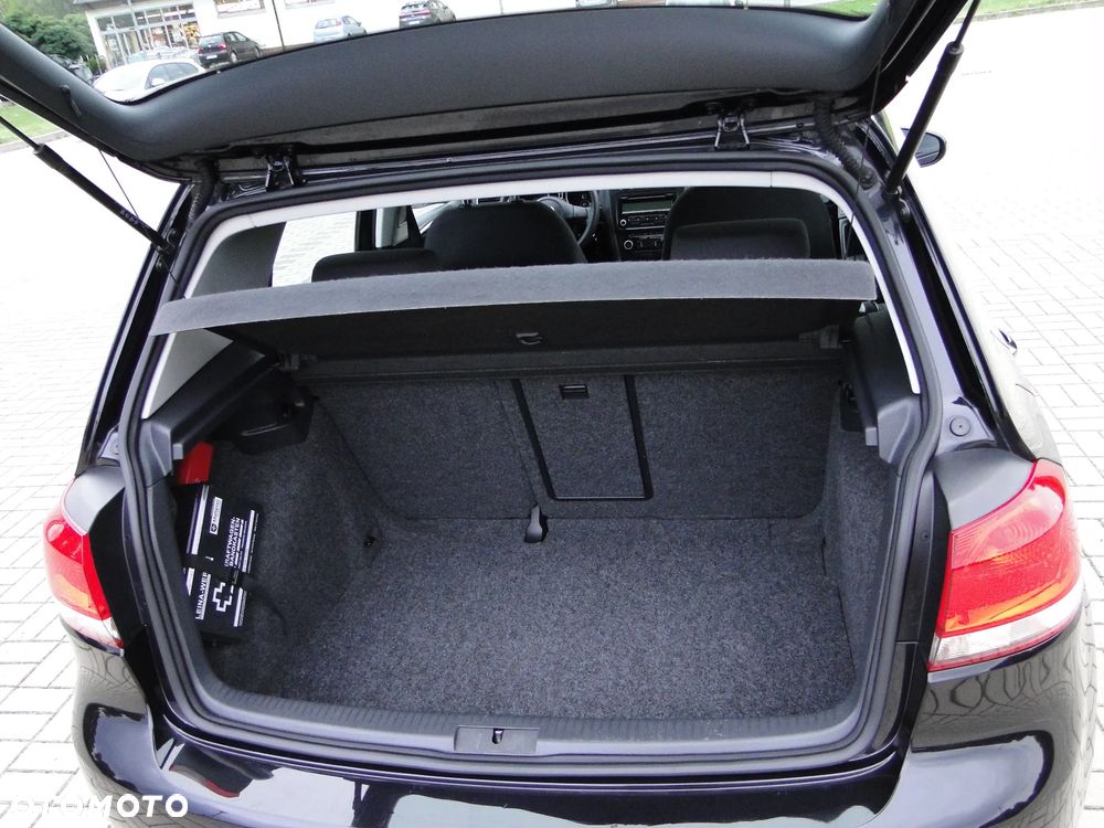 Volkswagen Golf 2.0 TDI DPF BlueMotion Technology DSG Comfortline - 9