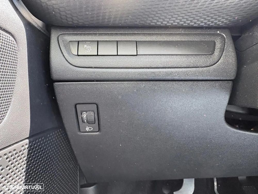 Peugeot 208 1.6 BlueHDi Style - 34