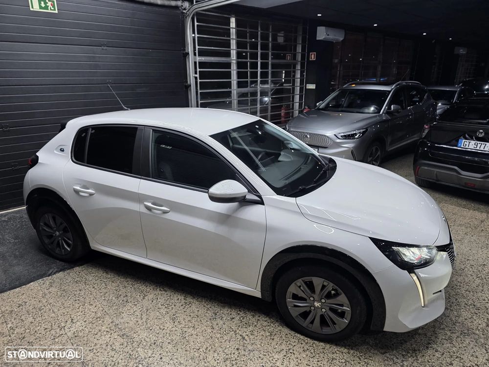 Peugeot e-208 Active Pack - 23