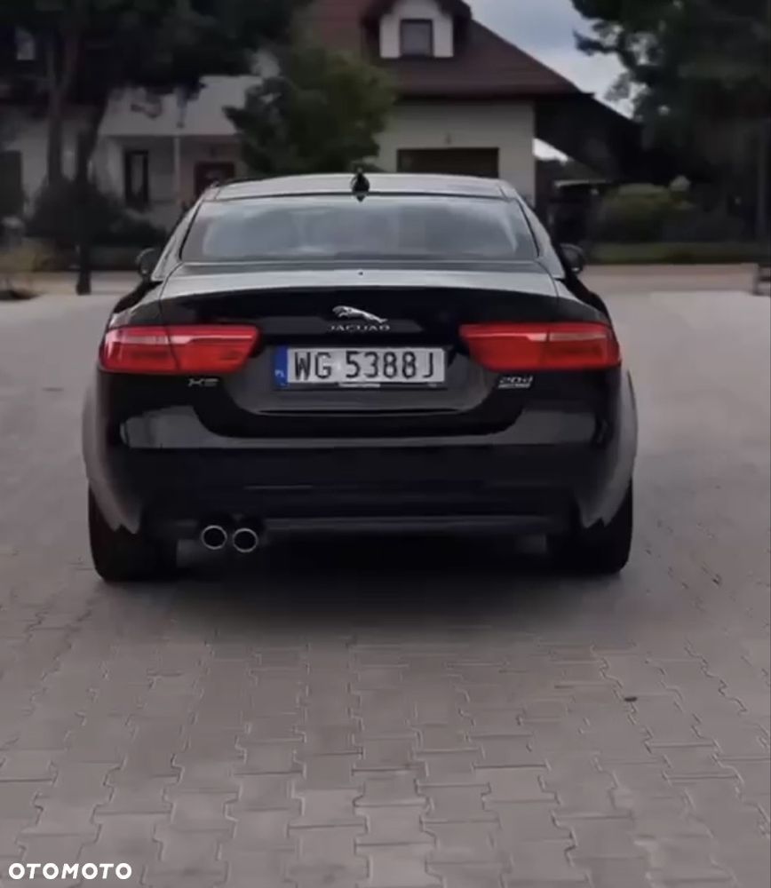 Jaguar XE - 4