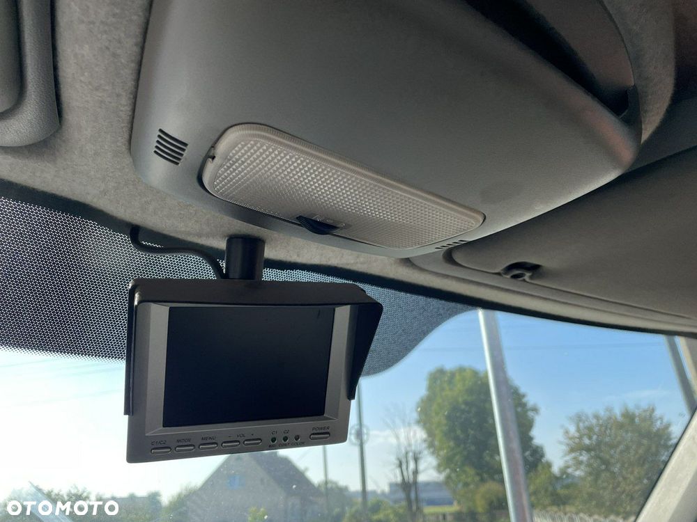 Mercedes-Benz Sprinter - 13