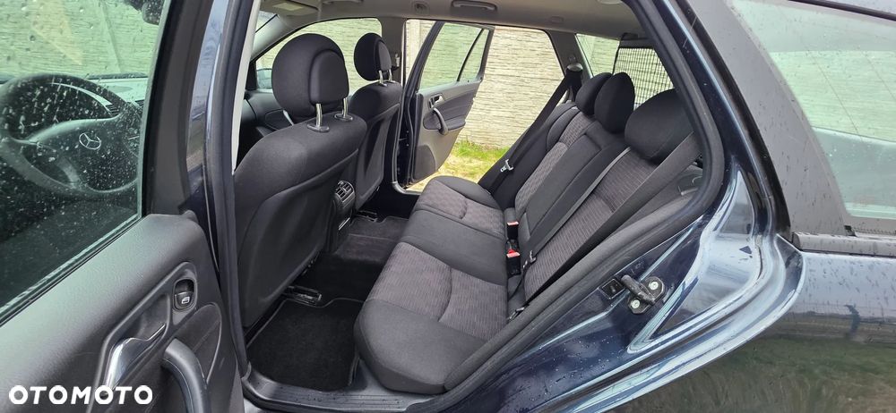 Mercedes-Benz Klasa C 220 CDI Automatik Classic DPF - 16