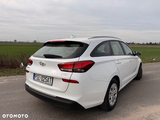 Hyundai i30 1.6 D Classic + - 6