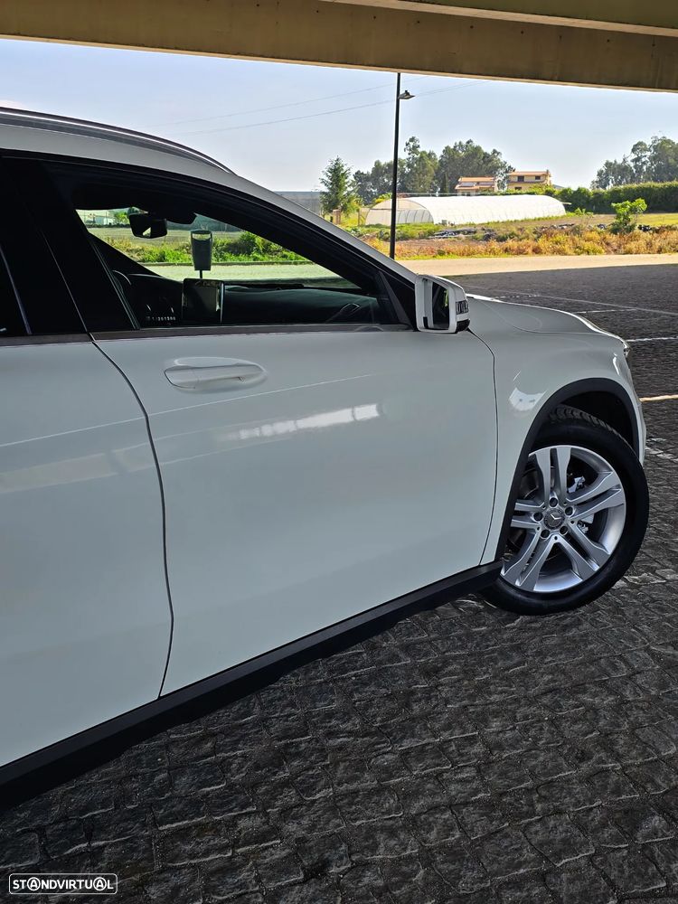 Mercedes-Benz GLA 180 (CDI) d Urban - 12