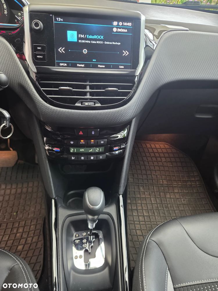 Peugeot 2008 1.2 Pure Tech Allure S&S EAT6 - 9