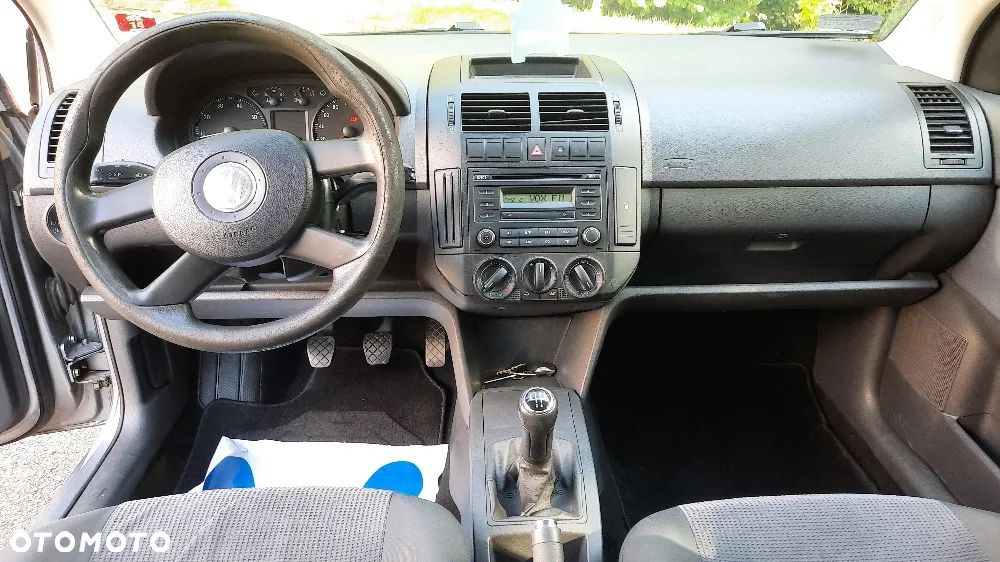 Volkswagen Polo 1.4 16V Trendline - 10