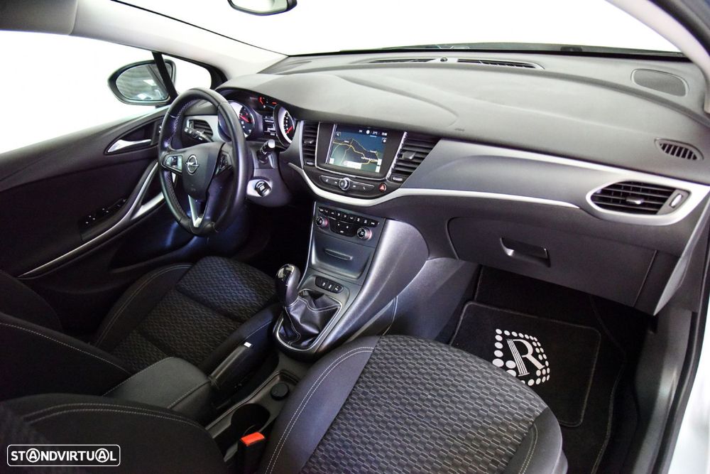 Opel Astra Sports Tourer - 18