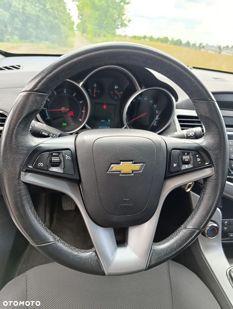 Chevrolet Cruze 1.8 LT - 10