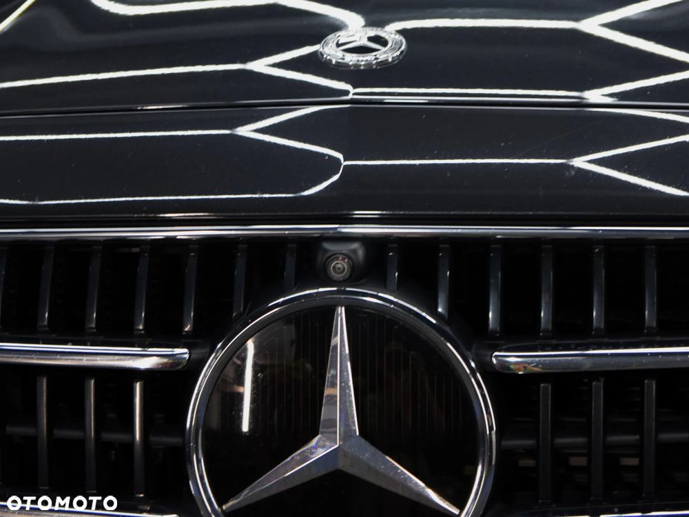 Mercedes-Benz Klasa E 300 de 4Matic 9G-TRONIC - 26