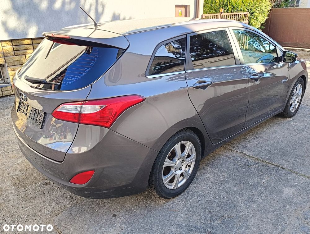 Hyundai i30 blue Kombi 1.6 GDi Style - 6