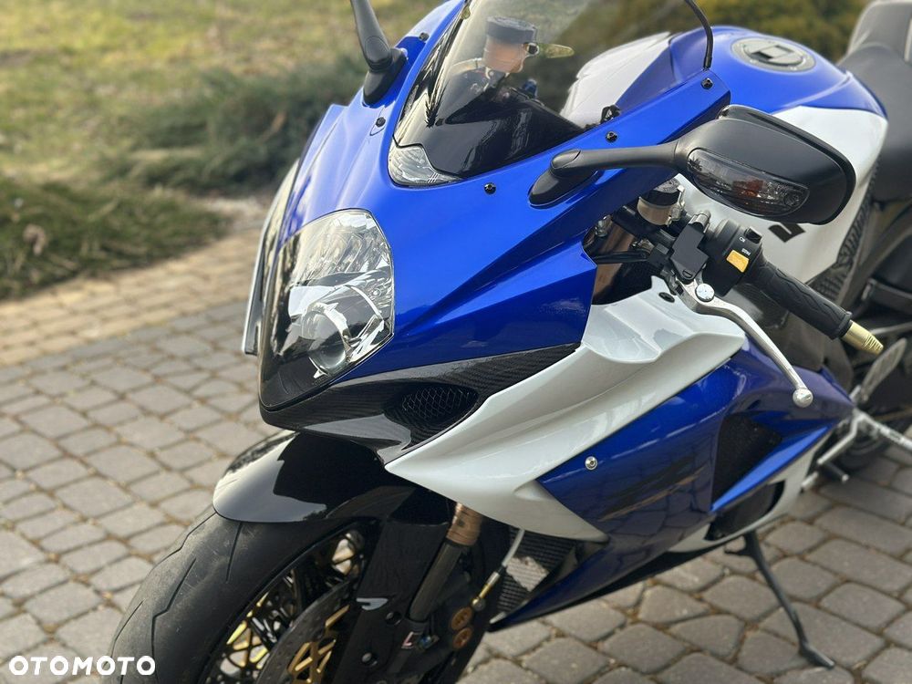 Suzuki GSX-R - 6