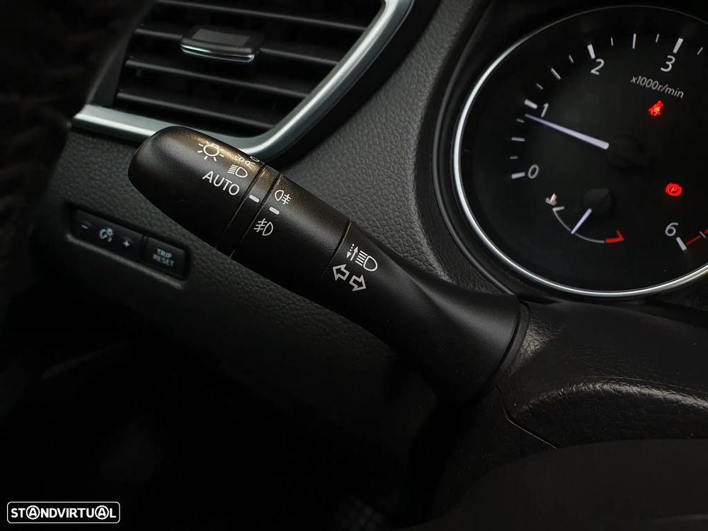 Nissan Qashqai 1.5 dCi N-Connecta - 12
