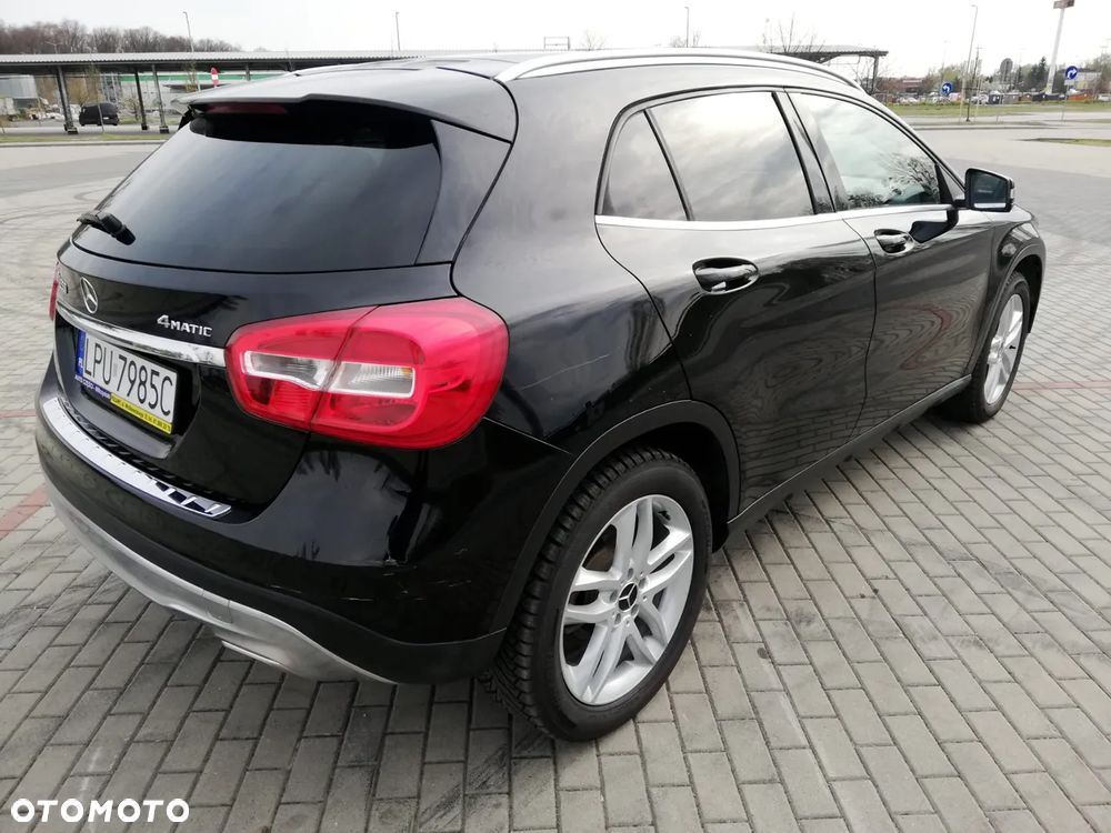 Mercedes-Benz GLA 250 4Matic 7G-DCT - 7