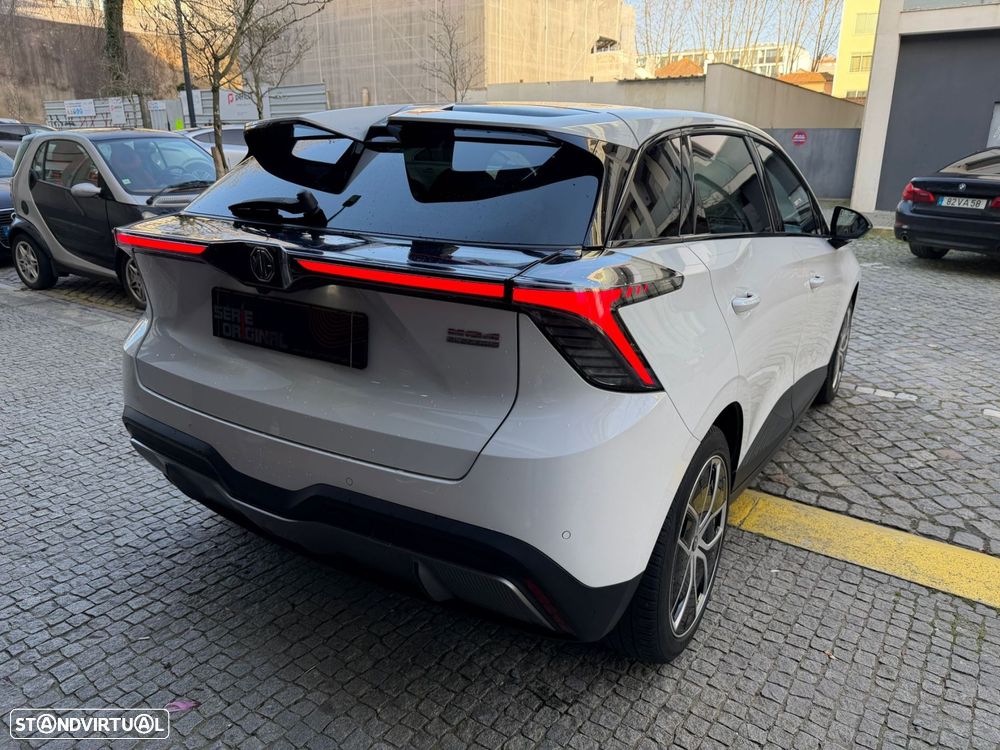 MG MG4 64 kWh Luxury - 6