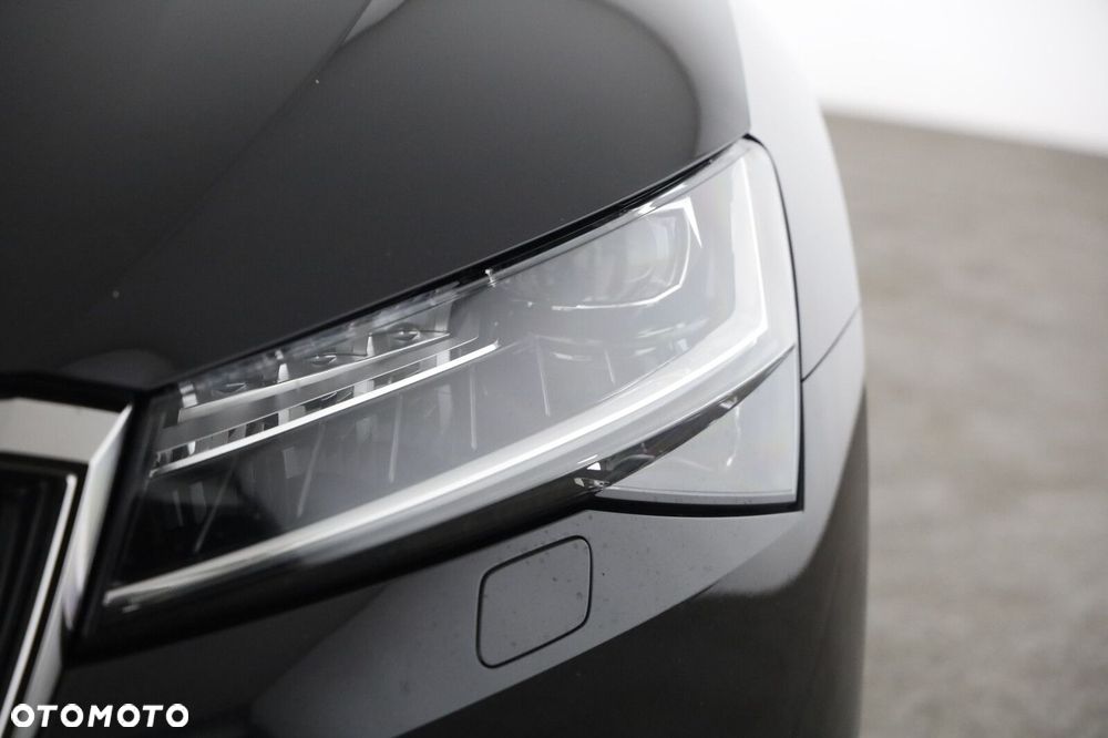 Skoda Superb 2.0 TDI SCR 4x4 Style DSG - 29