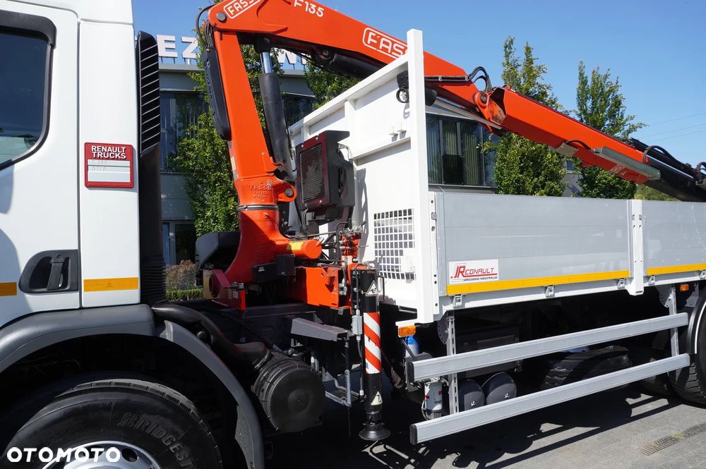 Renault C320 P4x2 E6 / HDS Fassi 5,6 t / Zasięg 8 m / Platforma 15 EPAL - 7