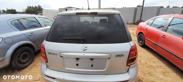 SUZUKI SX4 KLAPA BAGAZNIKA TYLNA TYŁ KOMPLETNA Z2S nr. 18/9