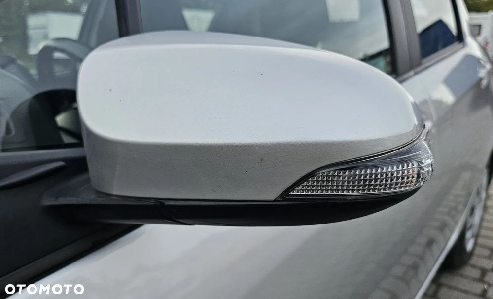 Toyota Yaris 1.4 D-4D Active EU6 - 13