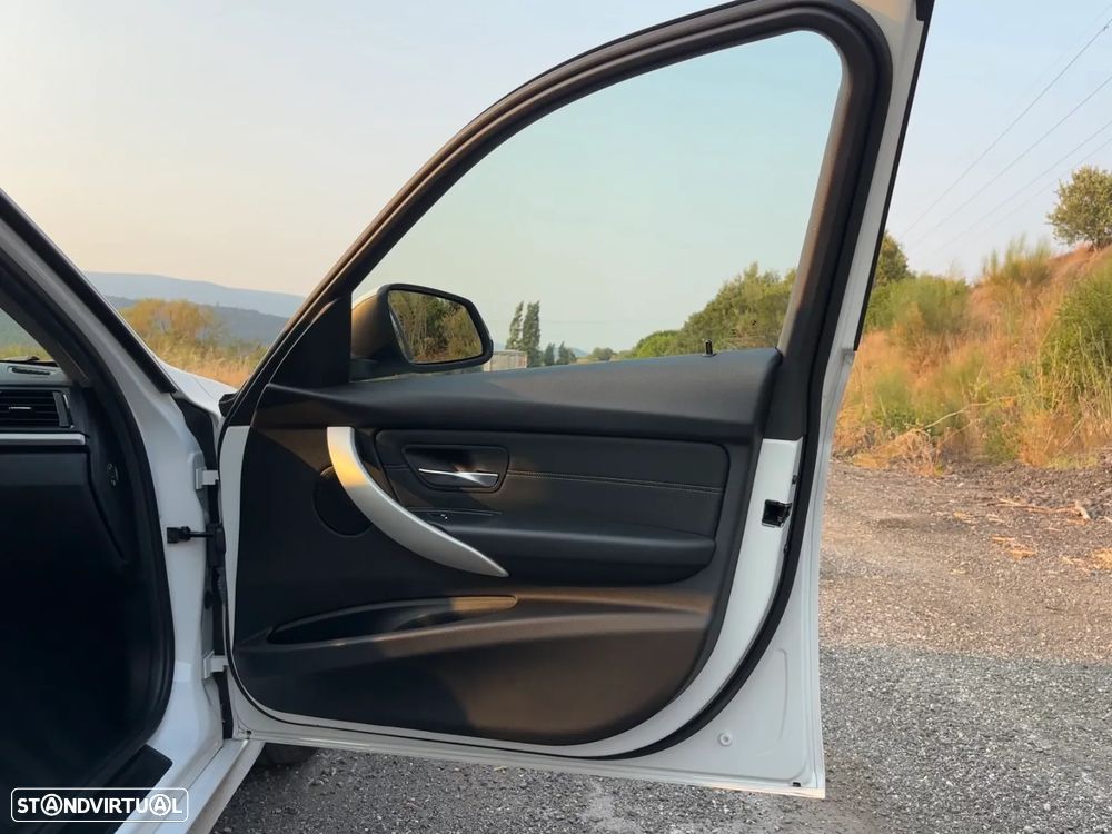 BMW 320 d Aut. Advantage - 24