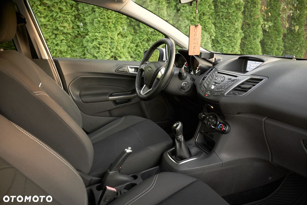 Ford Fiesta - 24