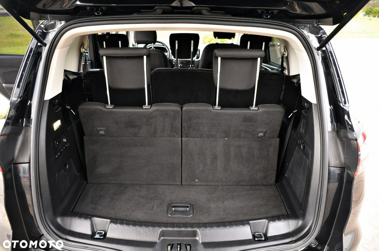 Ford S-Max - 16