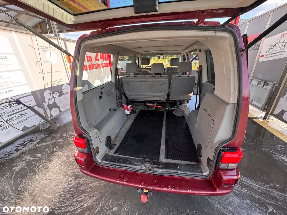 Volkswagen Caravelle - 8