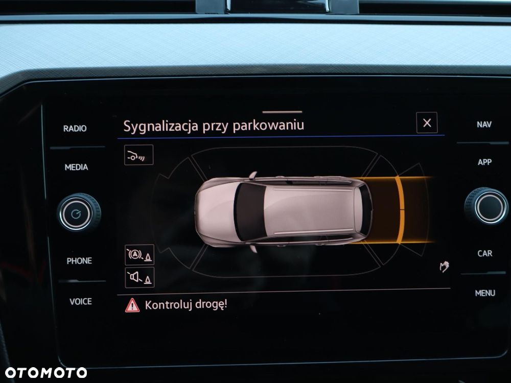 Volkswagen Passat - 17