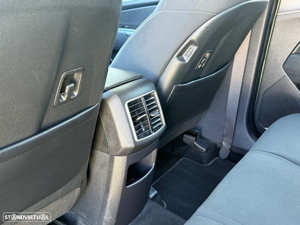 Kia Sportage 1.6 T-GDi HEV Tech - 31