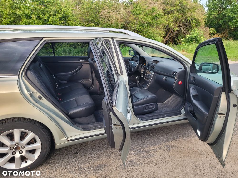 Toyota Avensis 2.0 D-4D Executive - 13