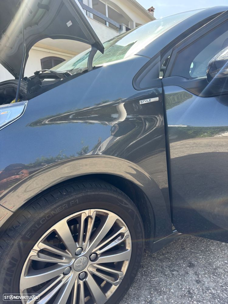 Peugeot 208 1.2 PureTech Style - 14